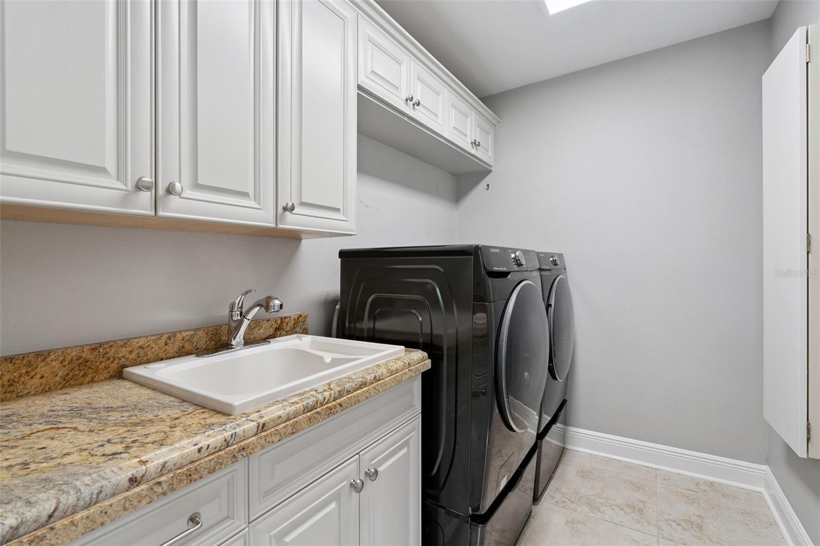 Image 19 of 78 For 5001 Latrobe Drive