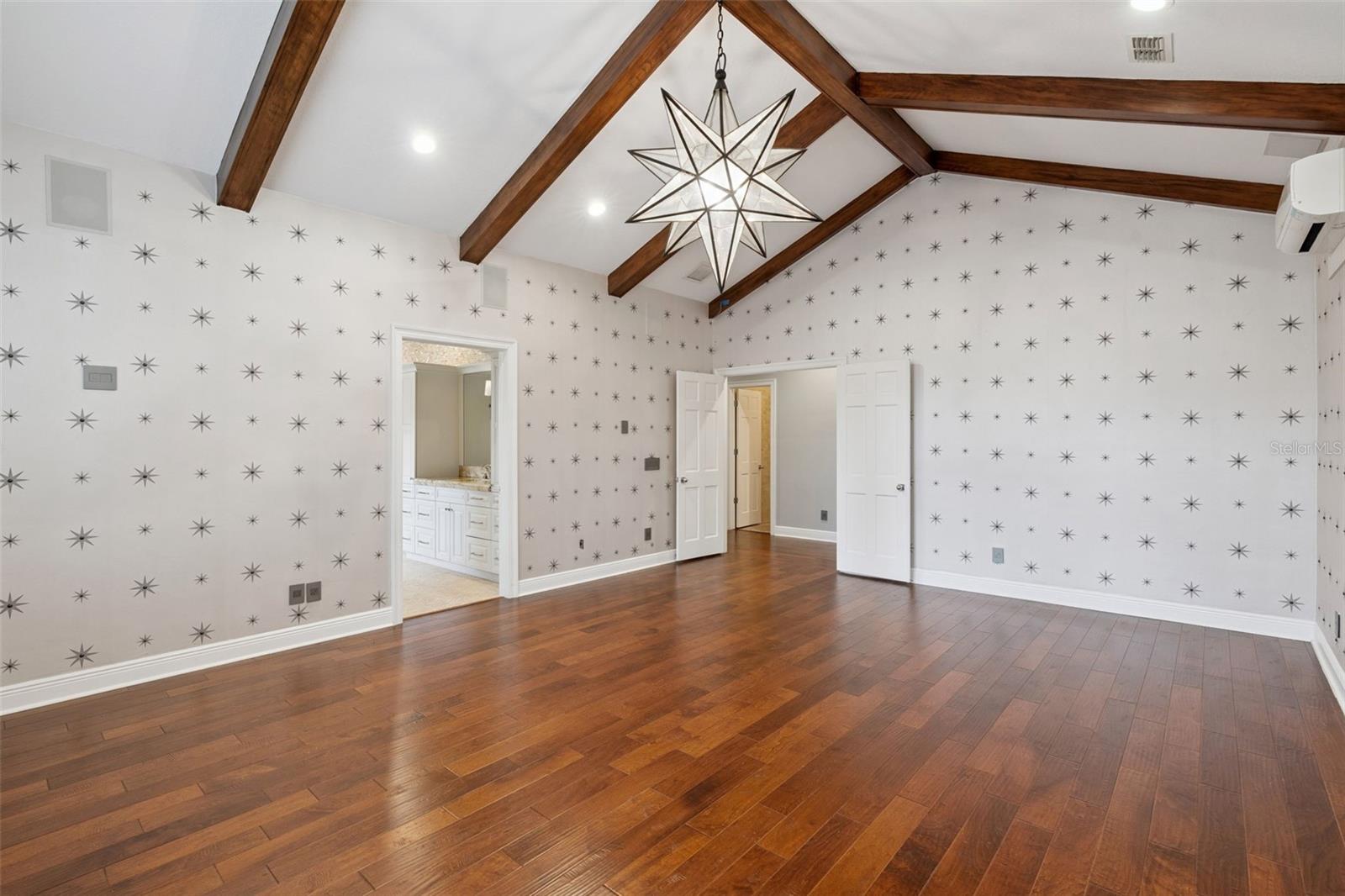 Image 38 of 78 For 5001 Latrobe Drive