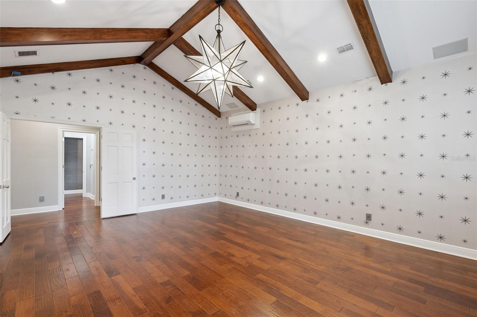 Image 39 of 78 For 5001 Latrobe Drive