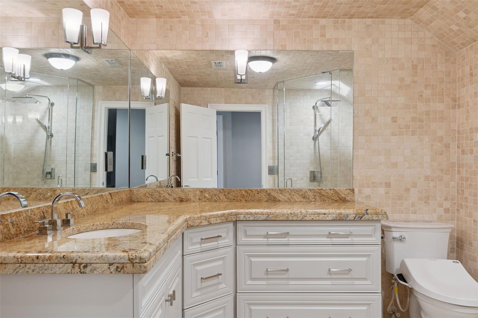 Image 52 of 78 For 5001 Latrobe Drive