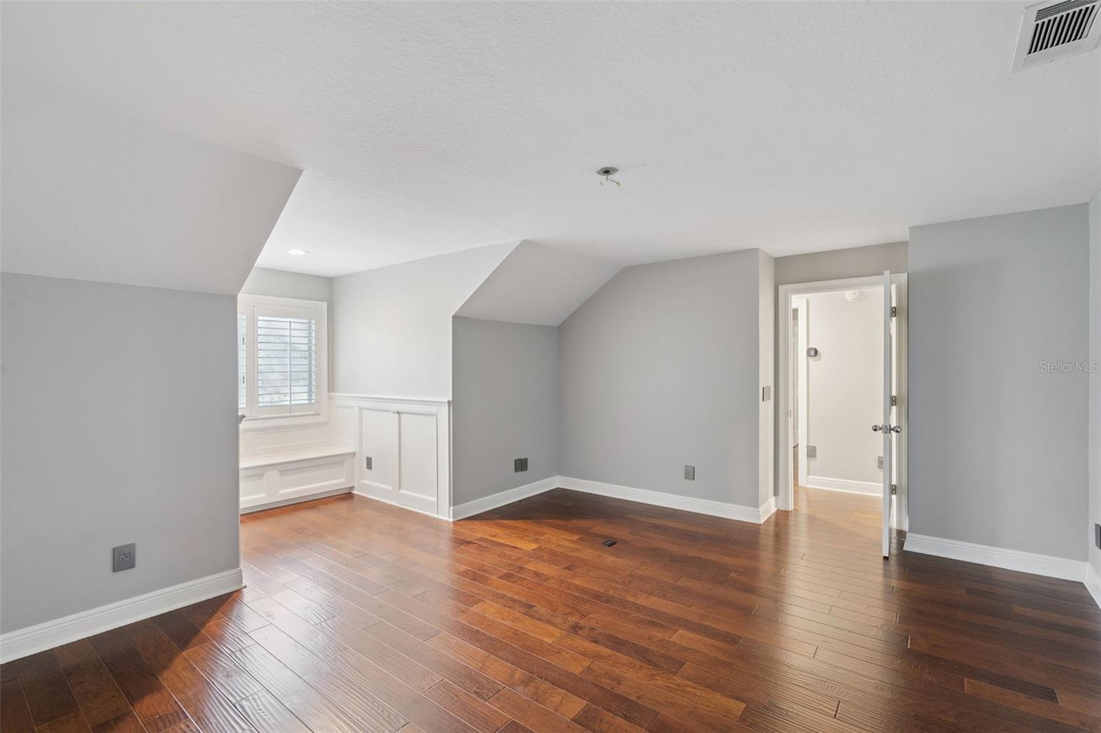 Image 57 of 78 For 5001 Latrobe Drive