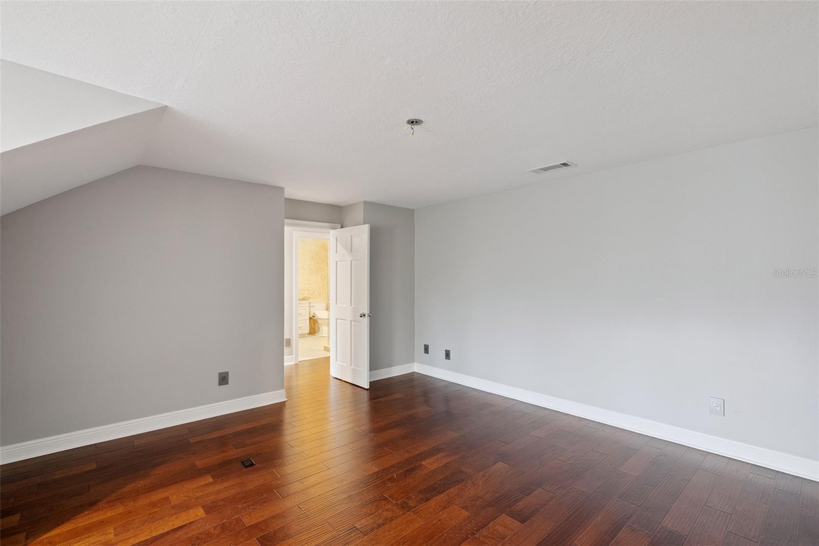 Image 58 of 78 For 5001 Latrobe Drive