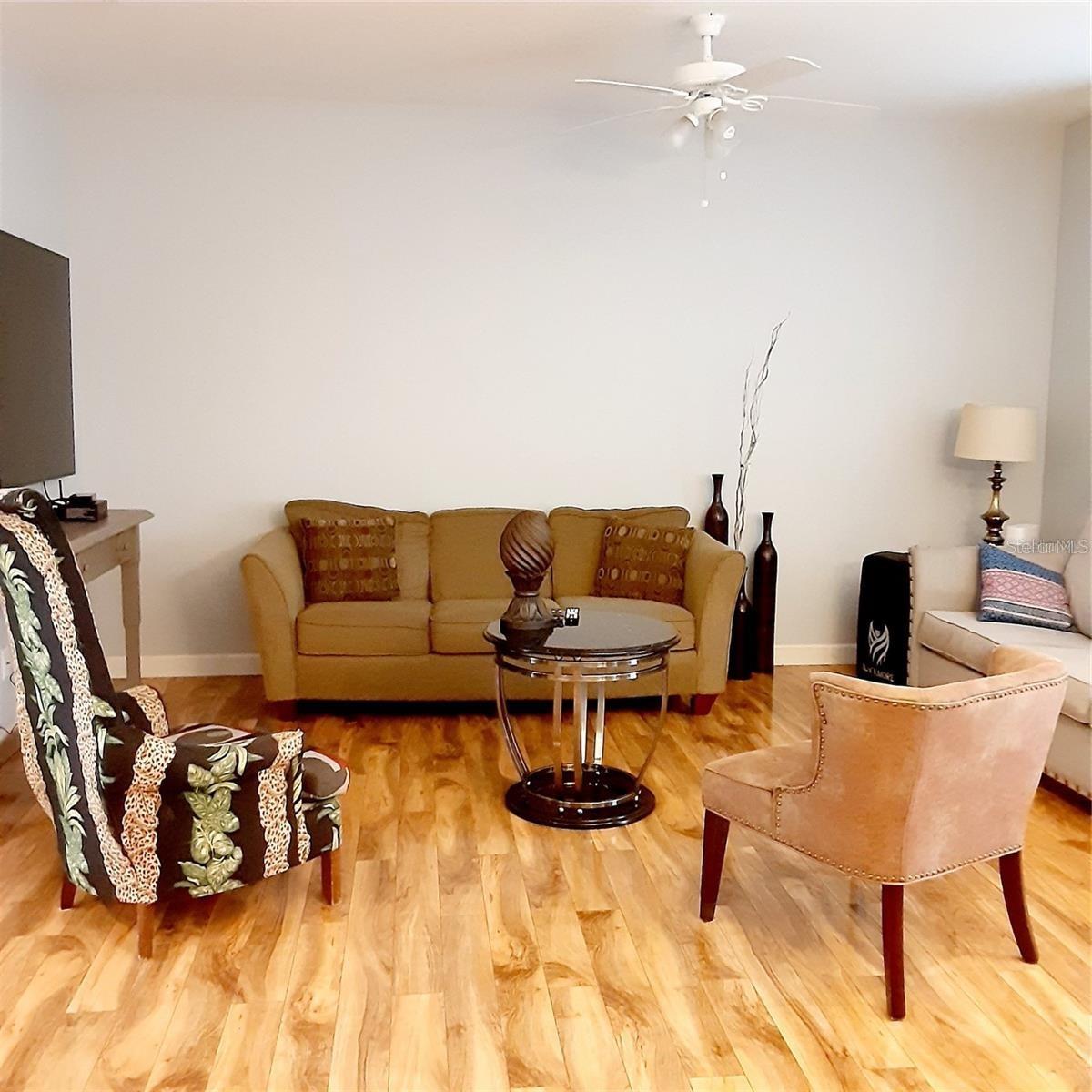 Image 6 of 19 For 9134 Savannah Grove Lane