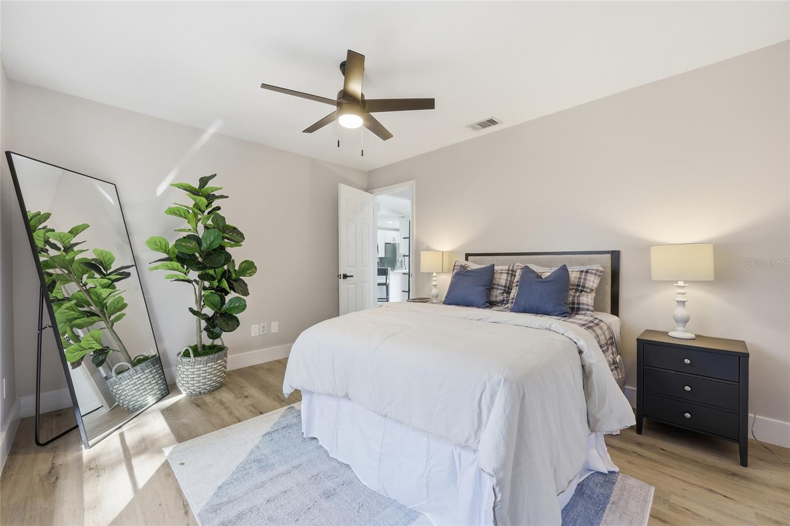 Image 21 of 32 For 645 Rosemere Circle