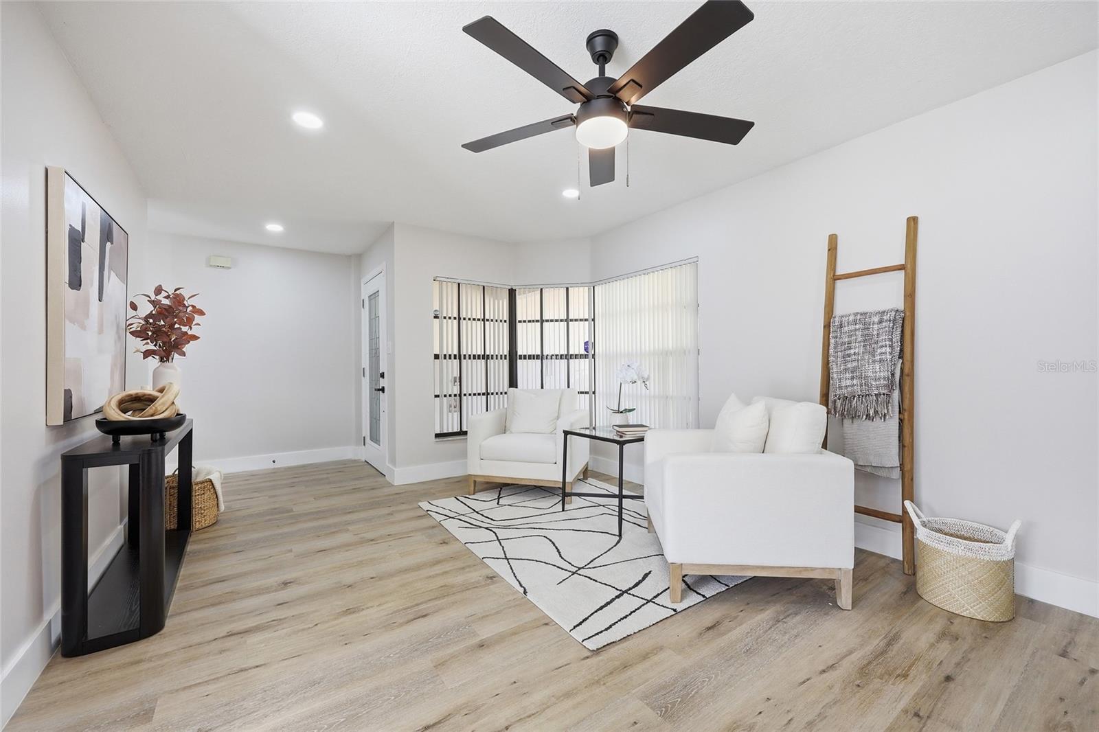 Image 4 of 32 For 645 Rosemere Circle