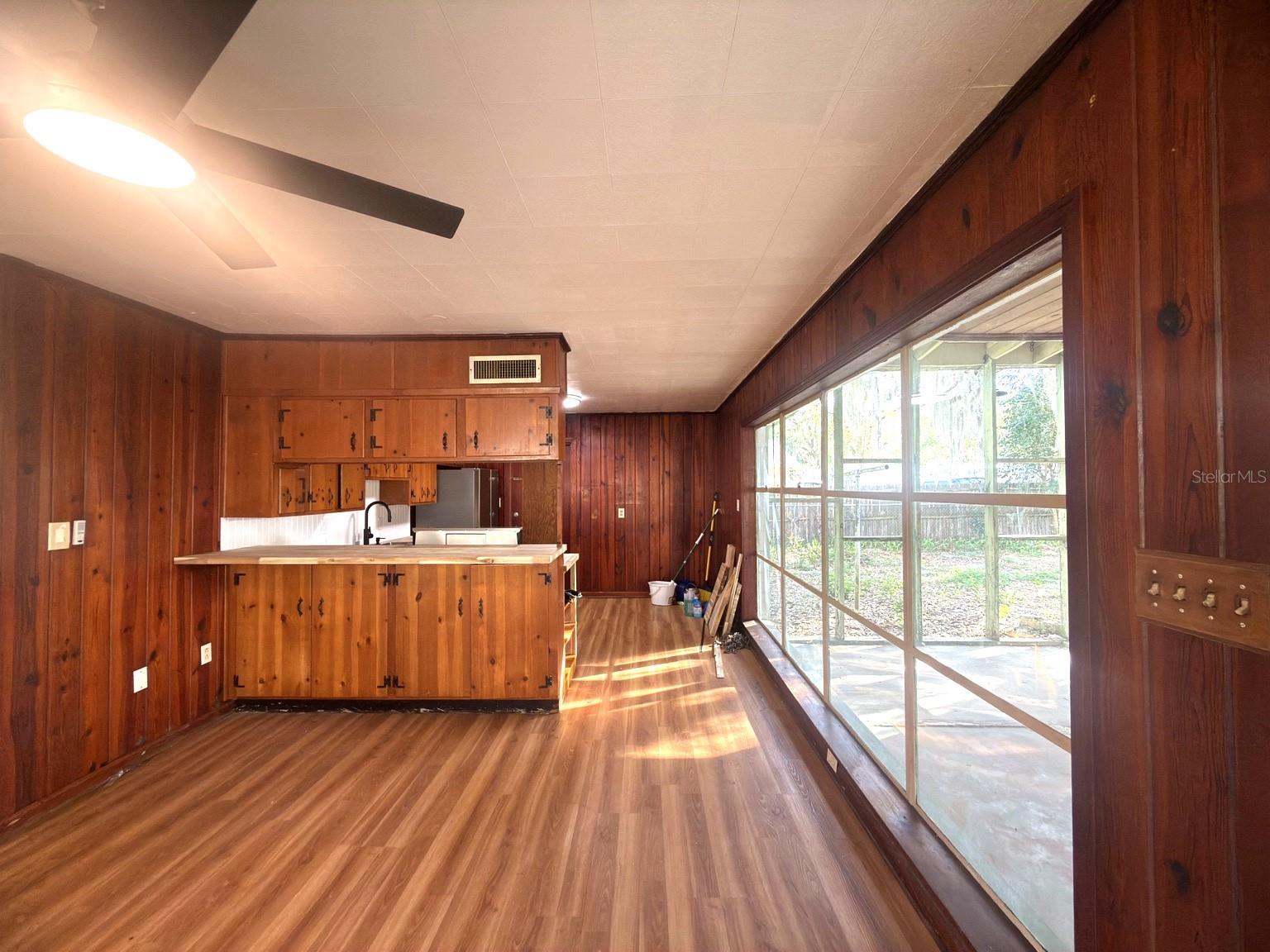 Image 13 of 30 For 2103 Vine Street