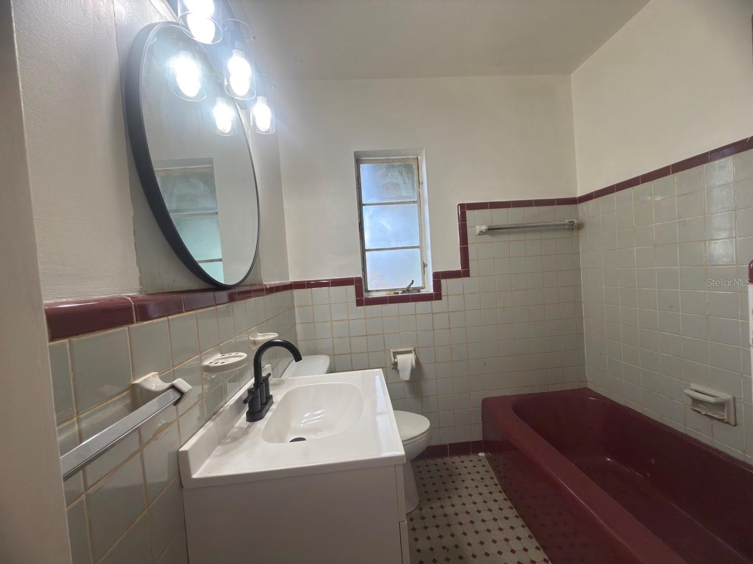 Image 21 of 30 For 2103 Vine Street