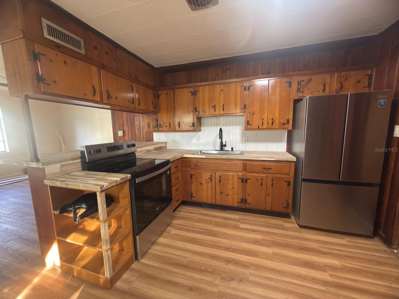 Image 26 of 30 For 2103 Vine Street