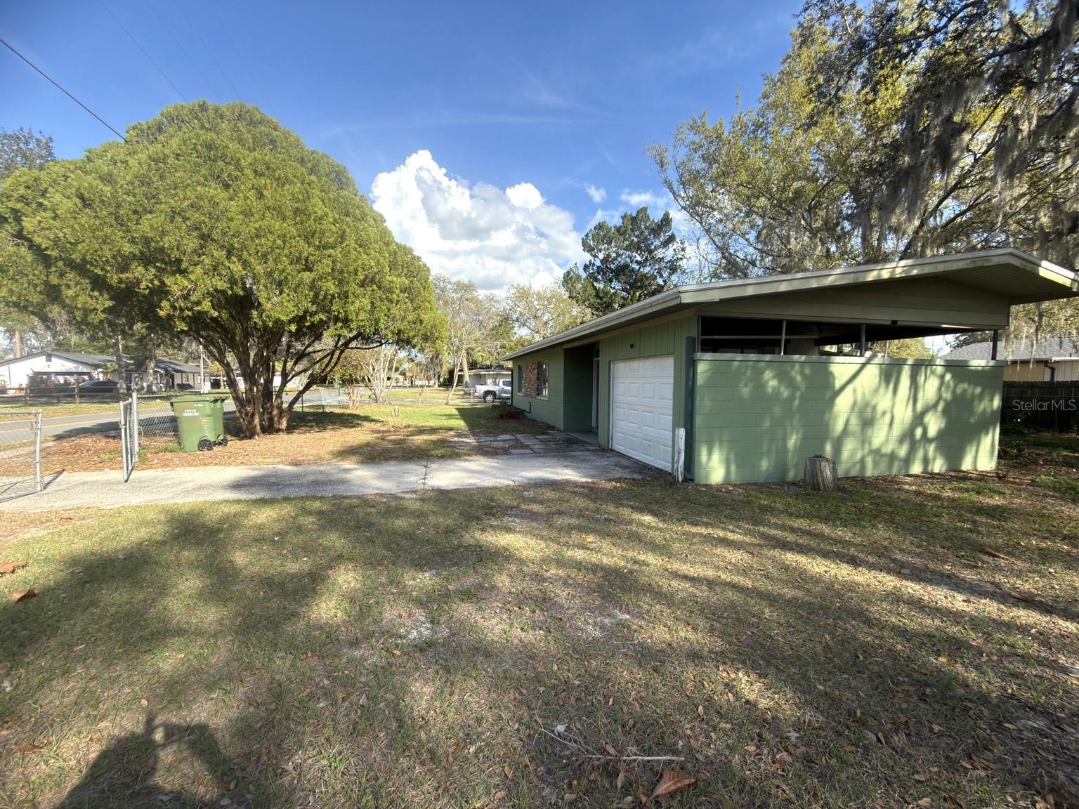 Image 3 of 30 For 2103 Vine Street