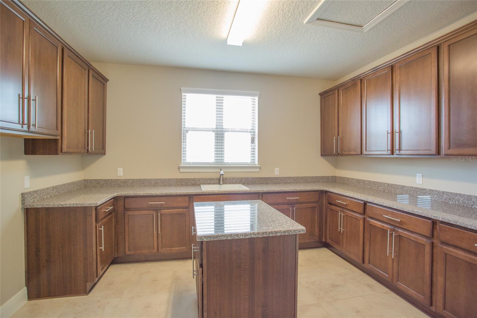 Image 22 of 35 For 11712 Savona Way