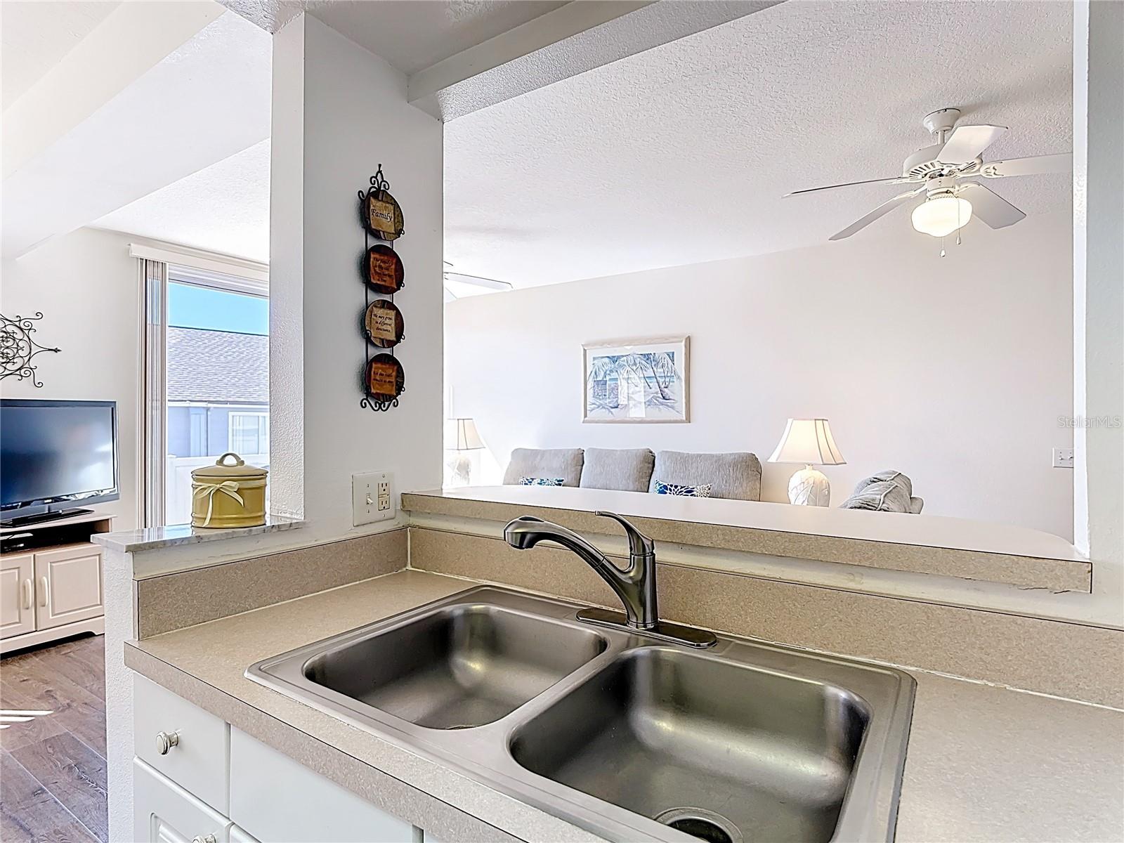 Image 13 of 40 For 565 Orchid Drive