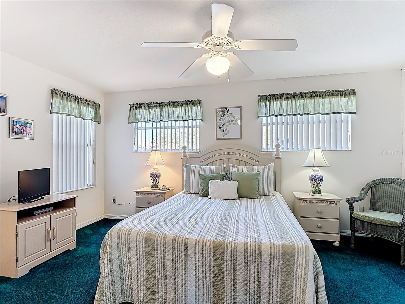 Image 15 of 40 For 565 Orchid Drive