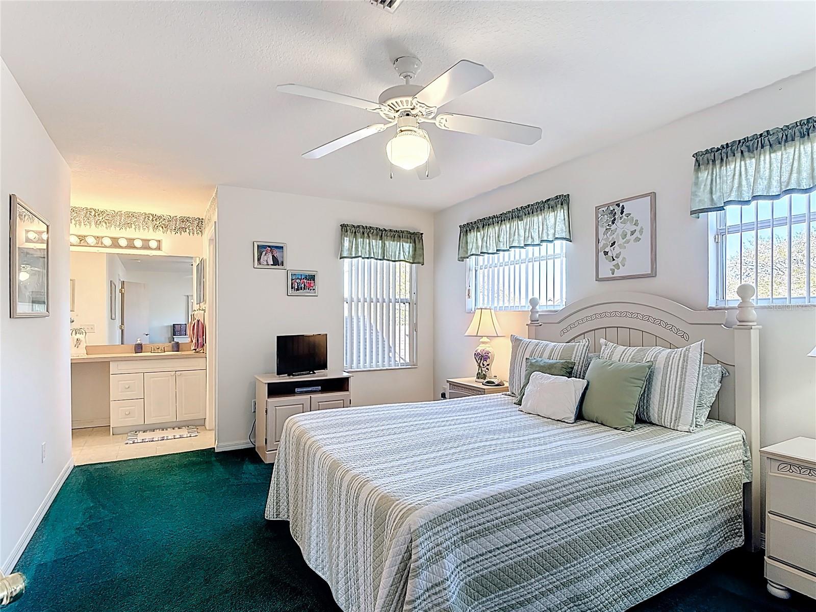 Image 16 of 40 For 565 Orchid Drive