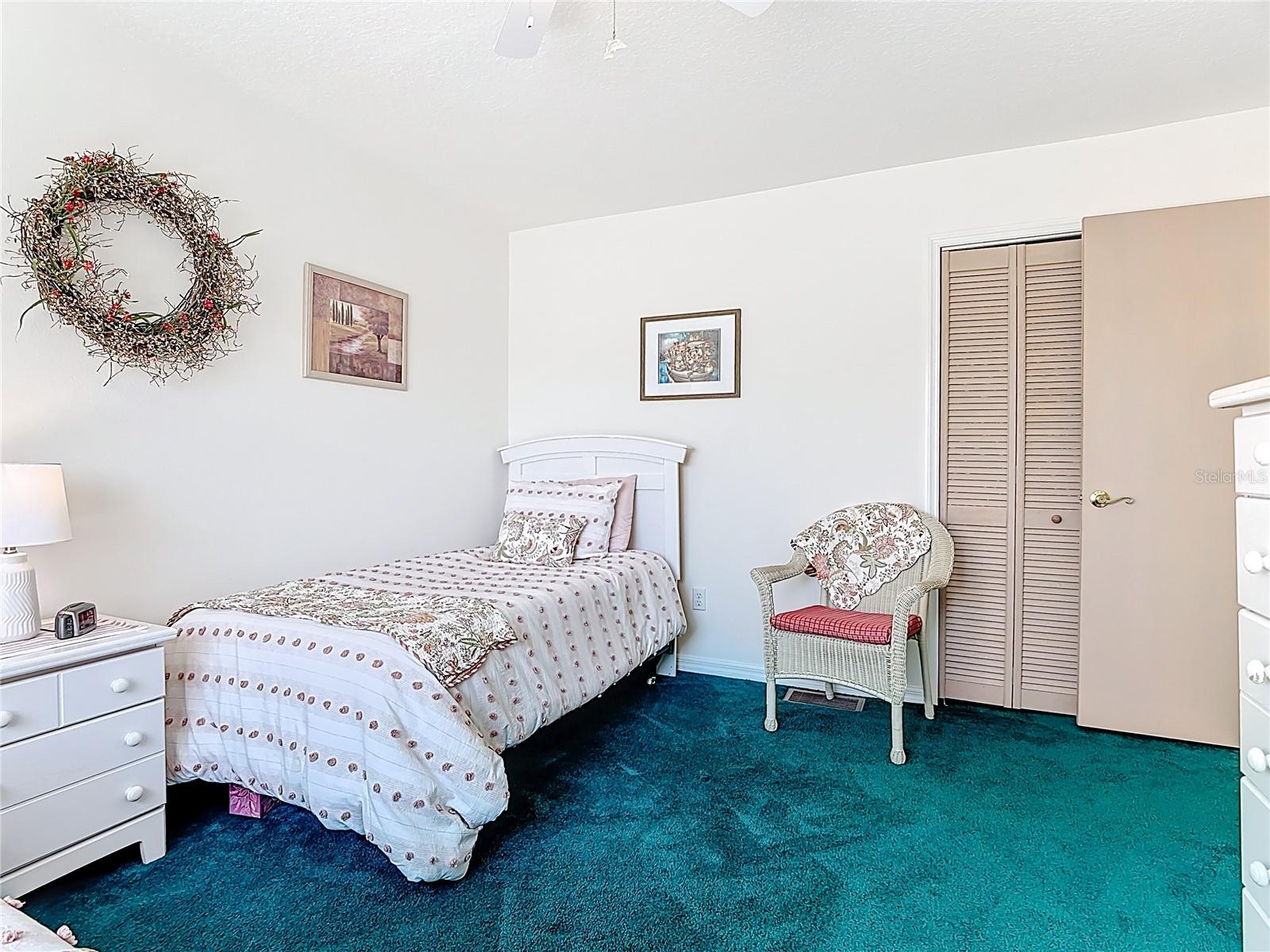 Image 23 of 40 For 565 Orchid Drive