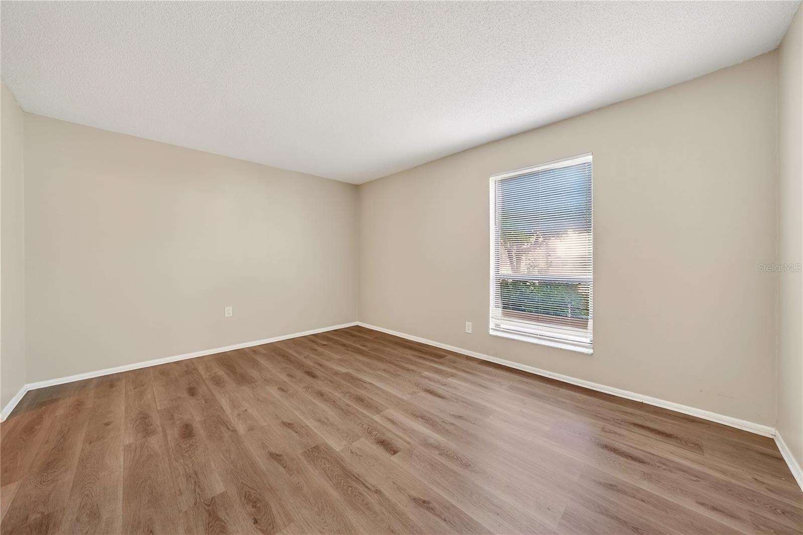 Image 20 of 39 For 200 Maitland Ave  93