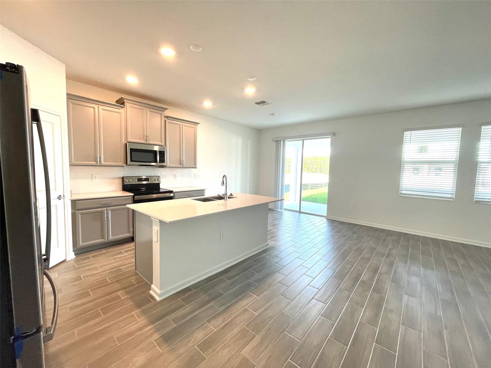 Image 5 of 19 For 6231 Lakepine Street