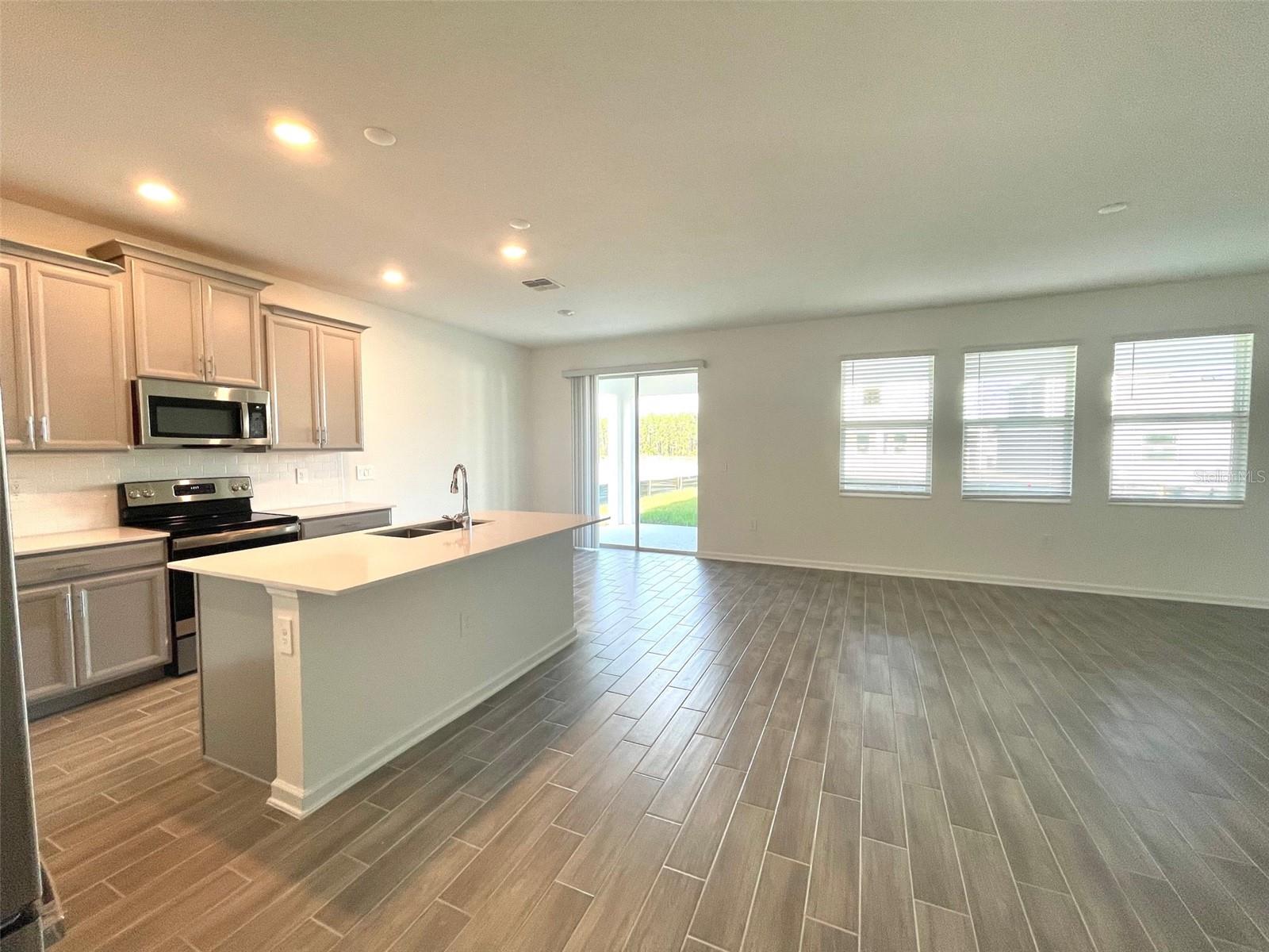 Image 6 of 19 For 6231 Lakepine Street