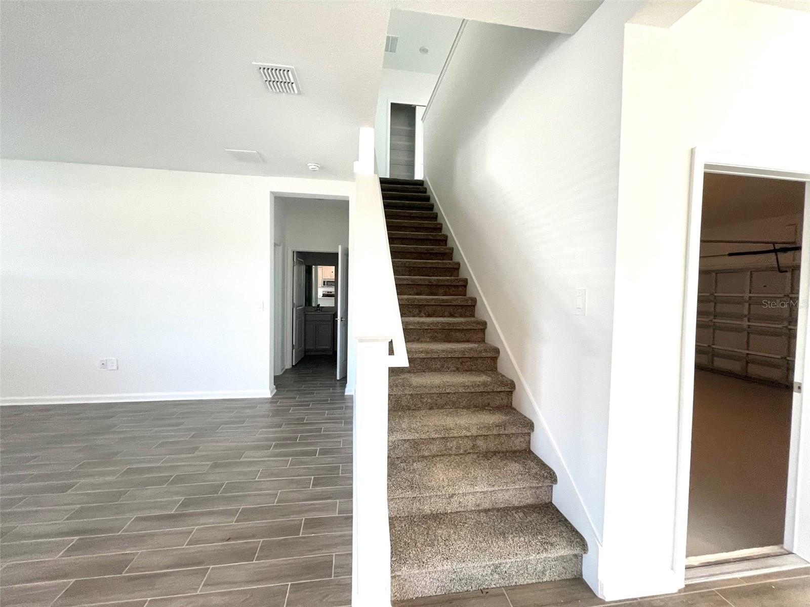 Image 8 of 19 For 6231 Lakepine Street