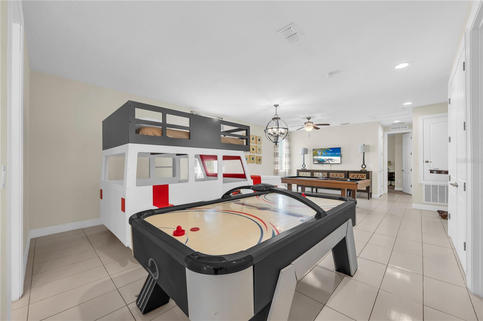 Image 26 of 76 For 460 Lasso Drive