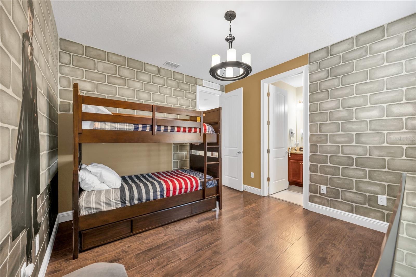 Image 28 of 76 For 460 Lasso Drive