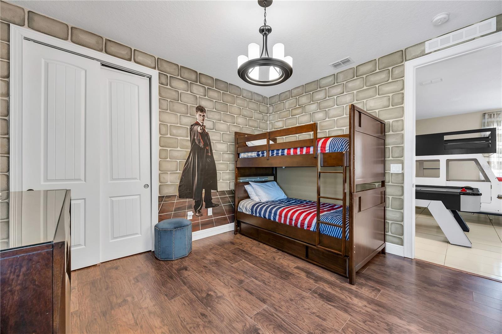 Image 29 of 76 For 460 Lasso Drive