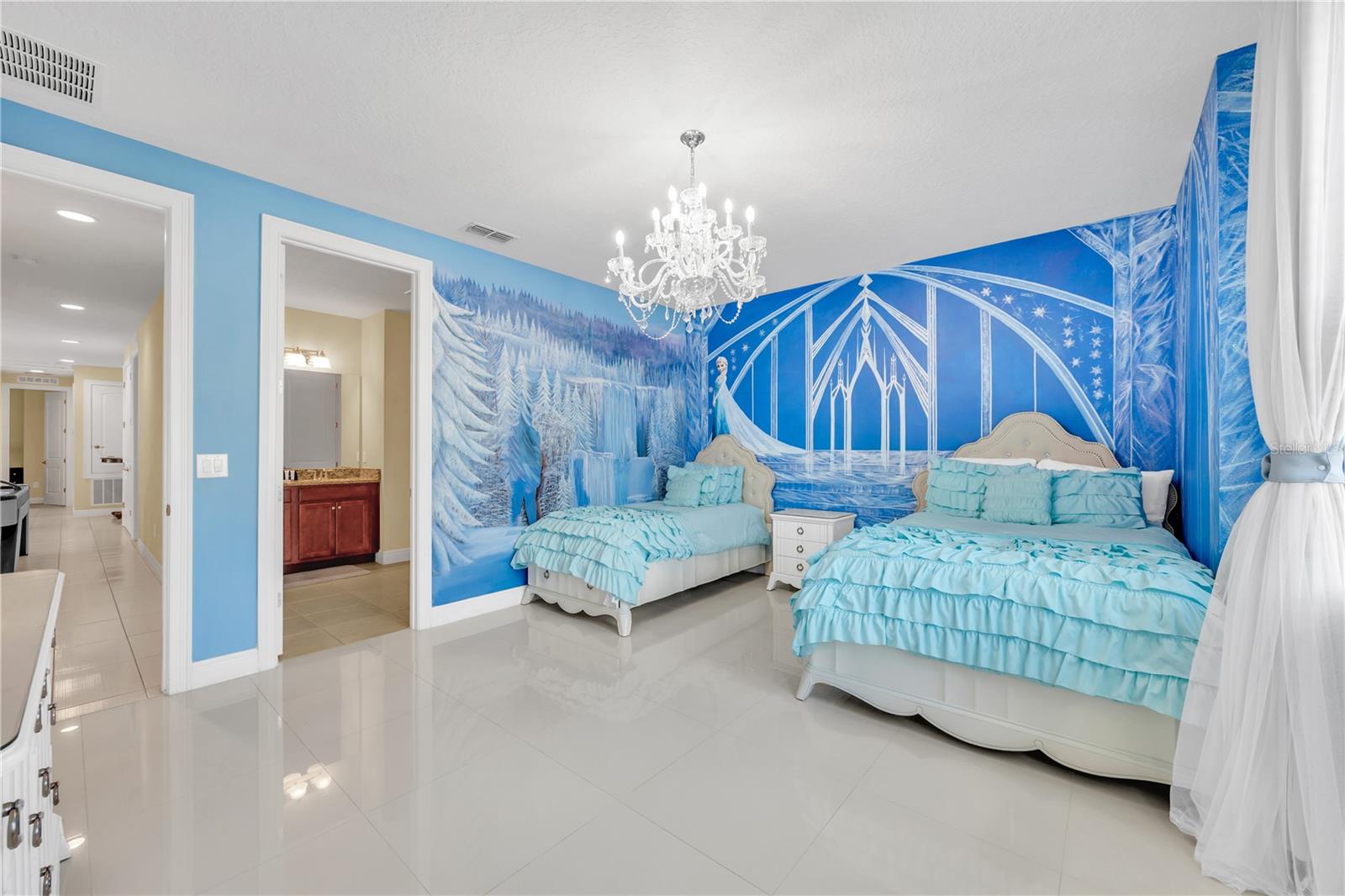 Image 33 of 76 For 460 Lasso Drive