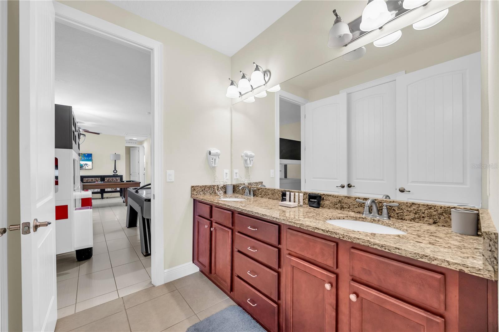 Image 39 of 76 For 460 Lasso Drive