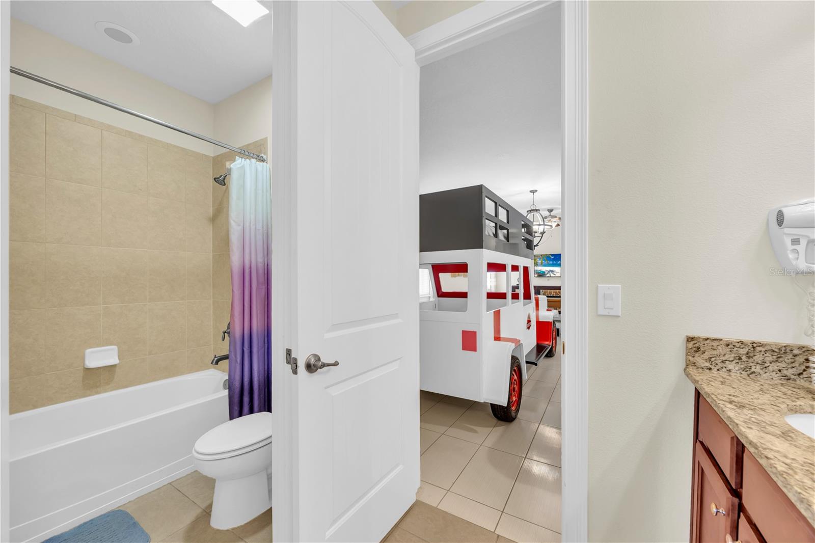 Image 41 of 76 For 460 Lasso Drive