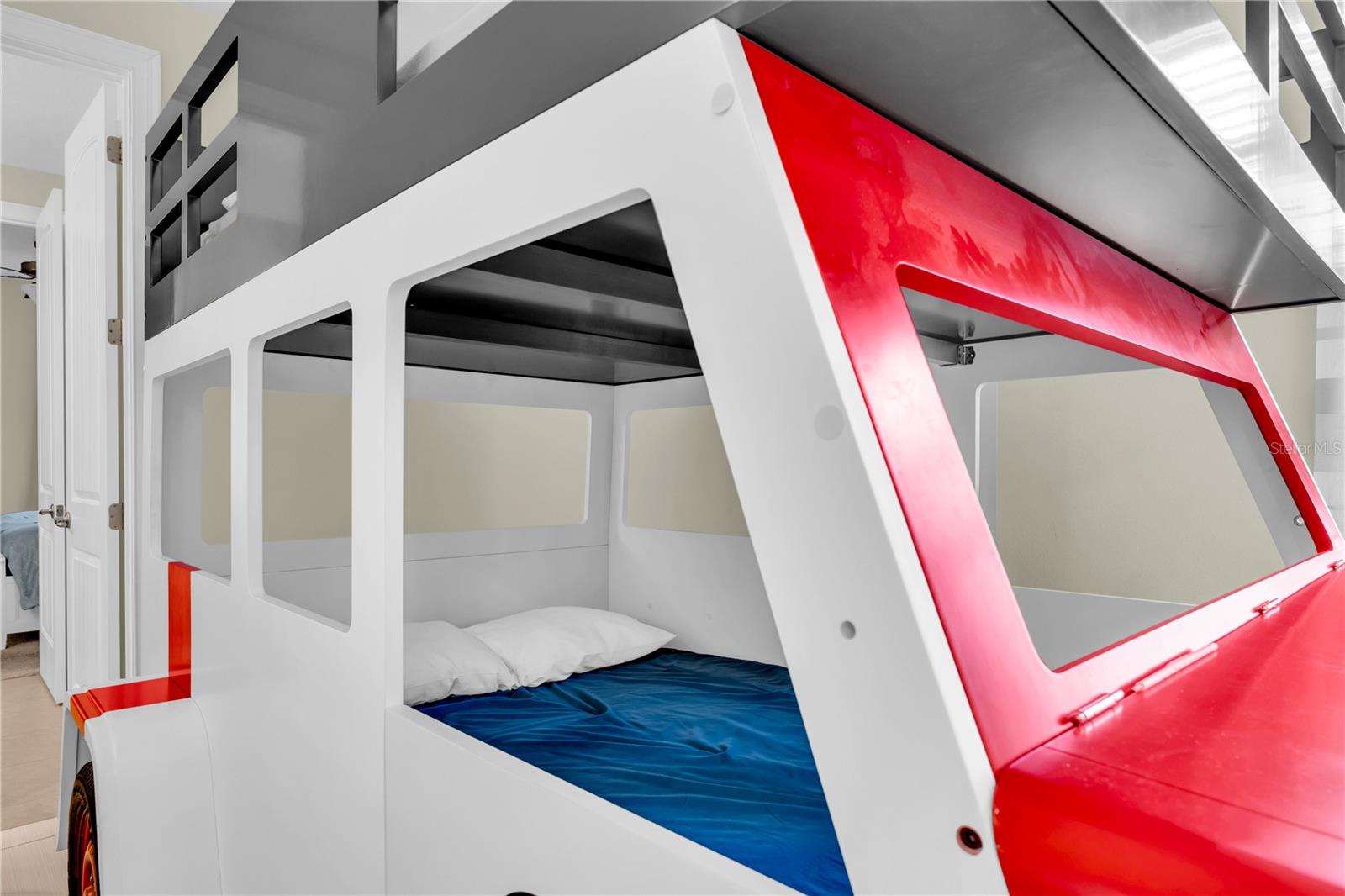 Image 42 of 76 For 460 Lasso Drive