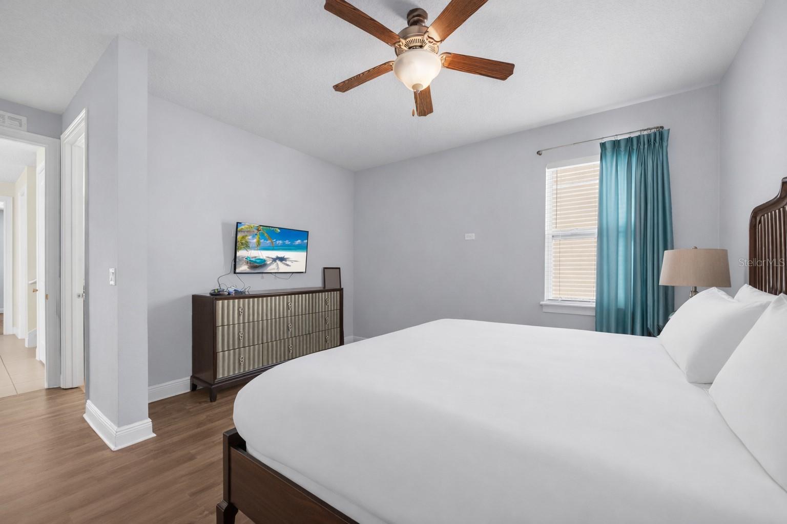 Image 47 of 76 For 460 Lasso Drive