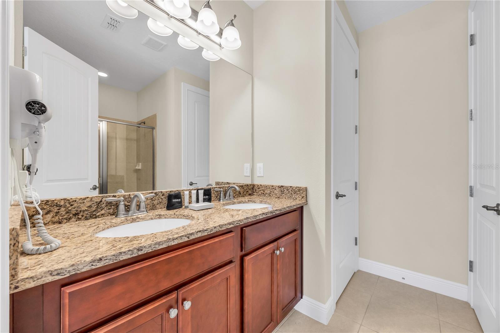 Image 48 of 76 For 460 Lasso Drive