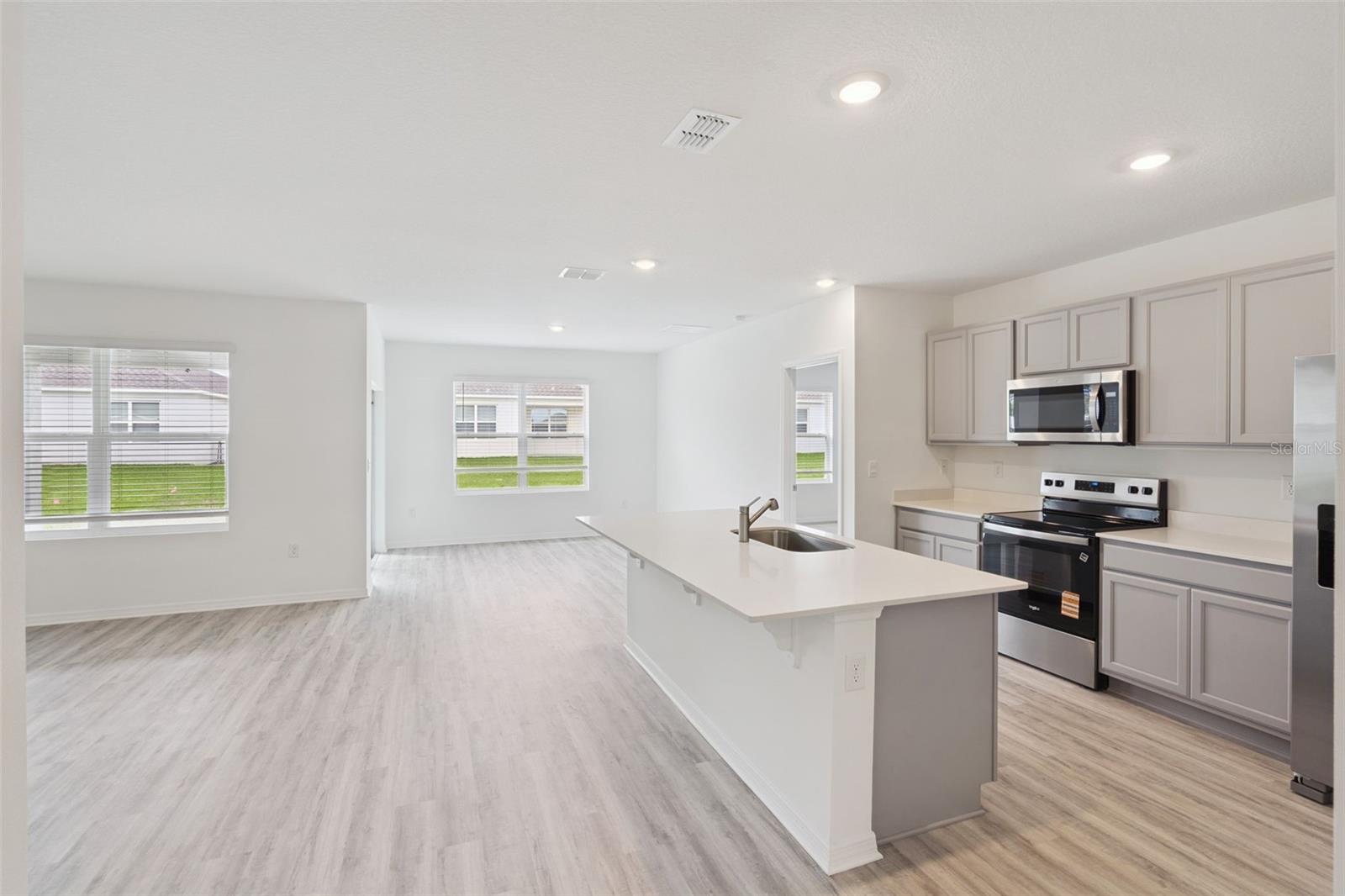 Image 6 of 18 For 5301 Greenheart Avenue