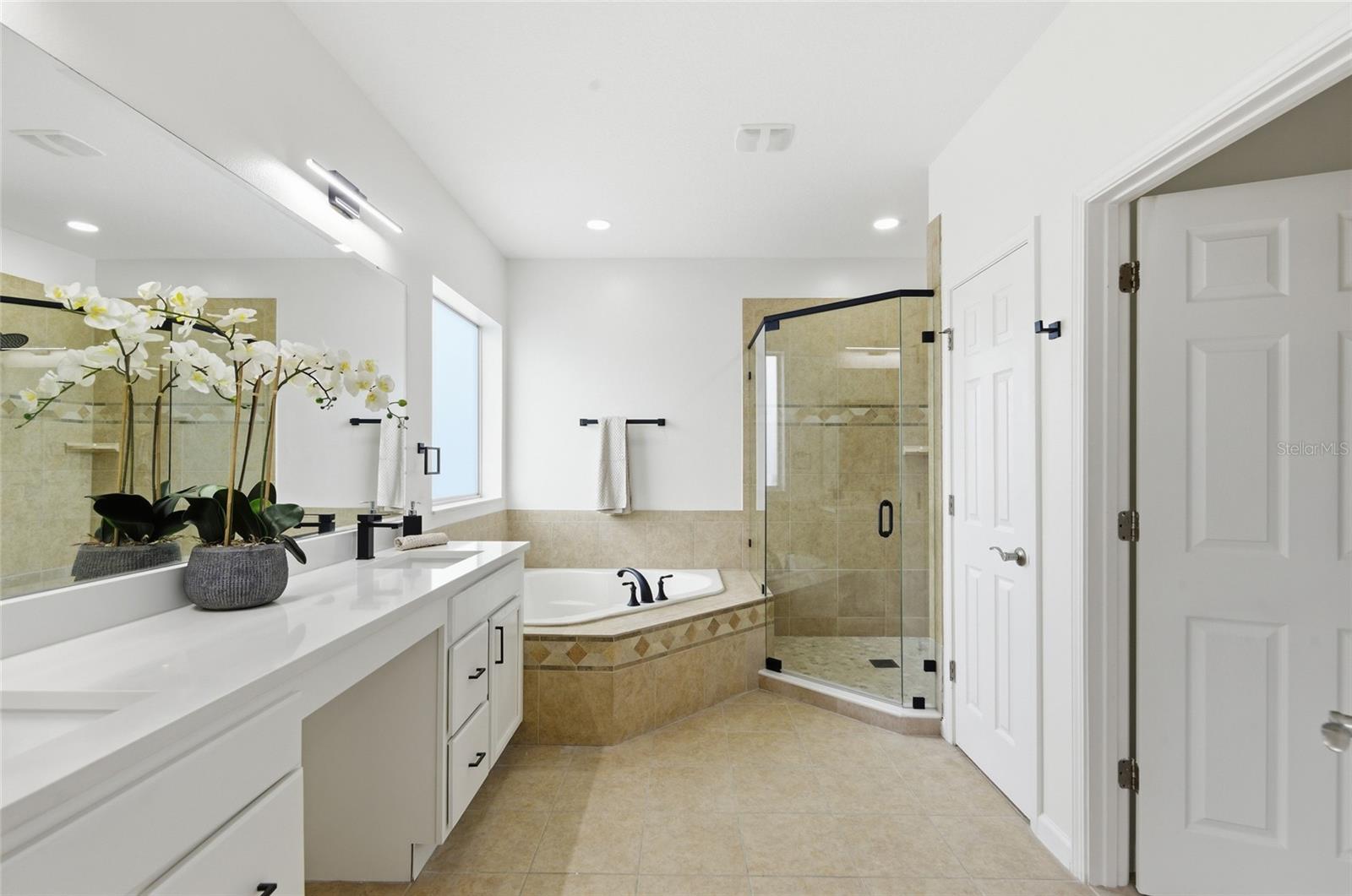 Image 14 of 29 For 447 Spring River Drive