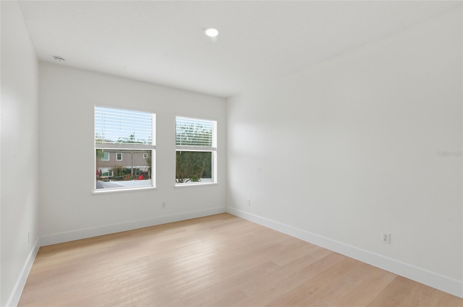 Image 23 of 29 For 447 Spring River Drive