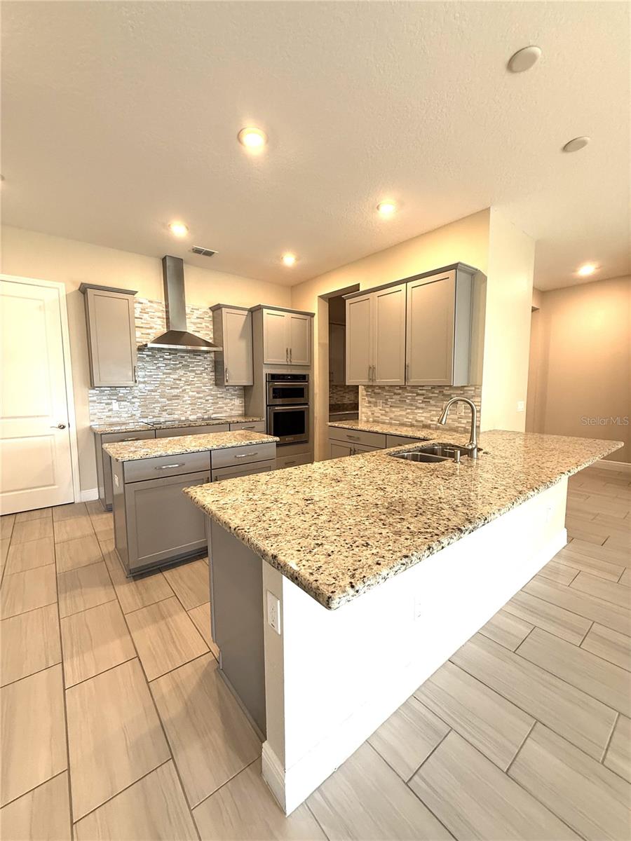 Image 17 of 68 For 16545 Broadwater Avenue