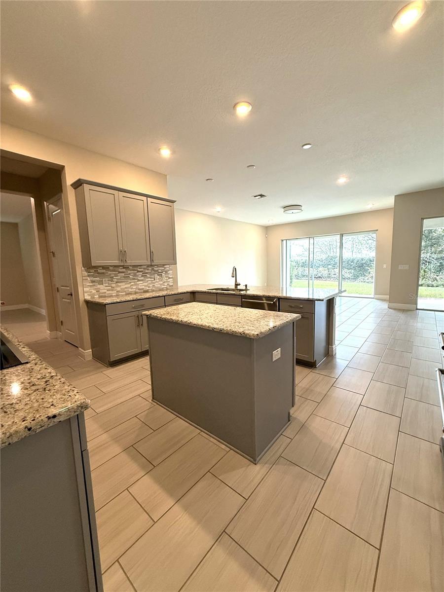 Image 18 of 68 For 16545 Broadwater Avenue