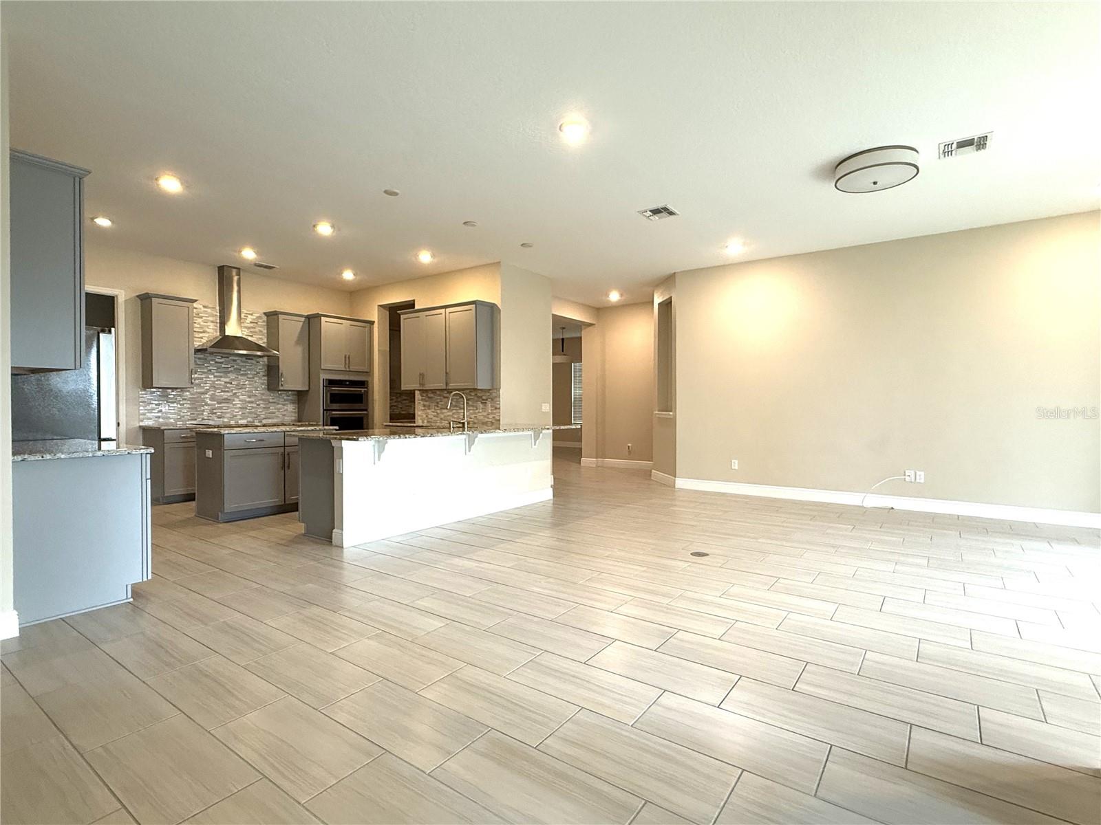 Image 20 of 68 For 16545 Broadwater Avenue