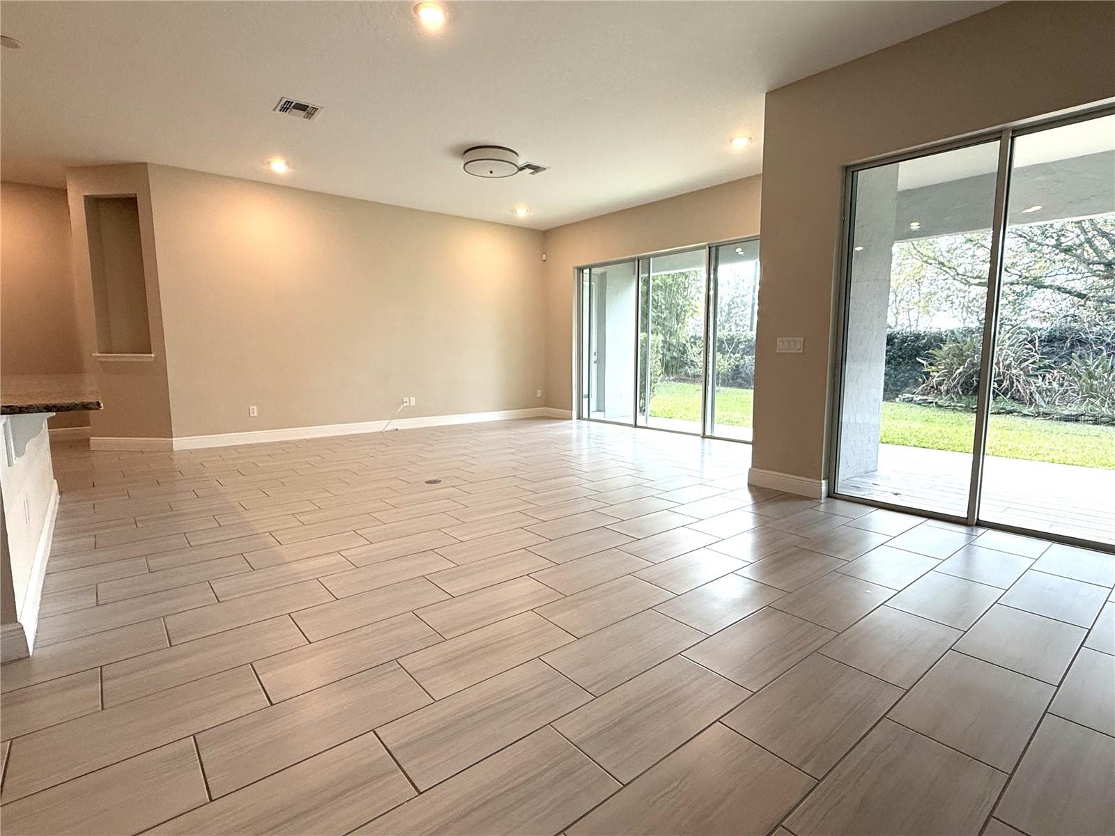 Image 26 of 68 For 16545 Broadwater Avenue