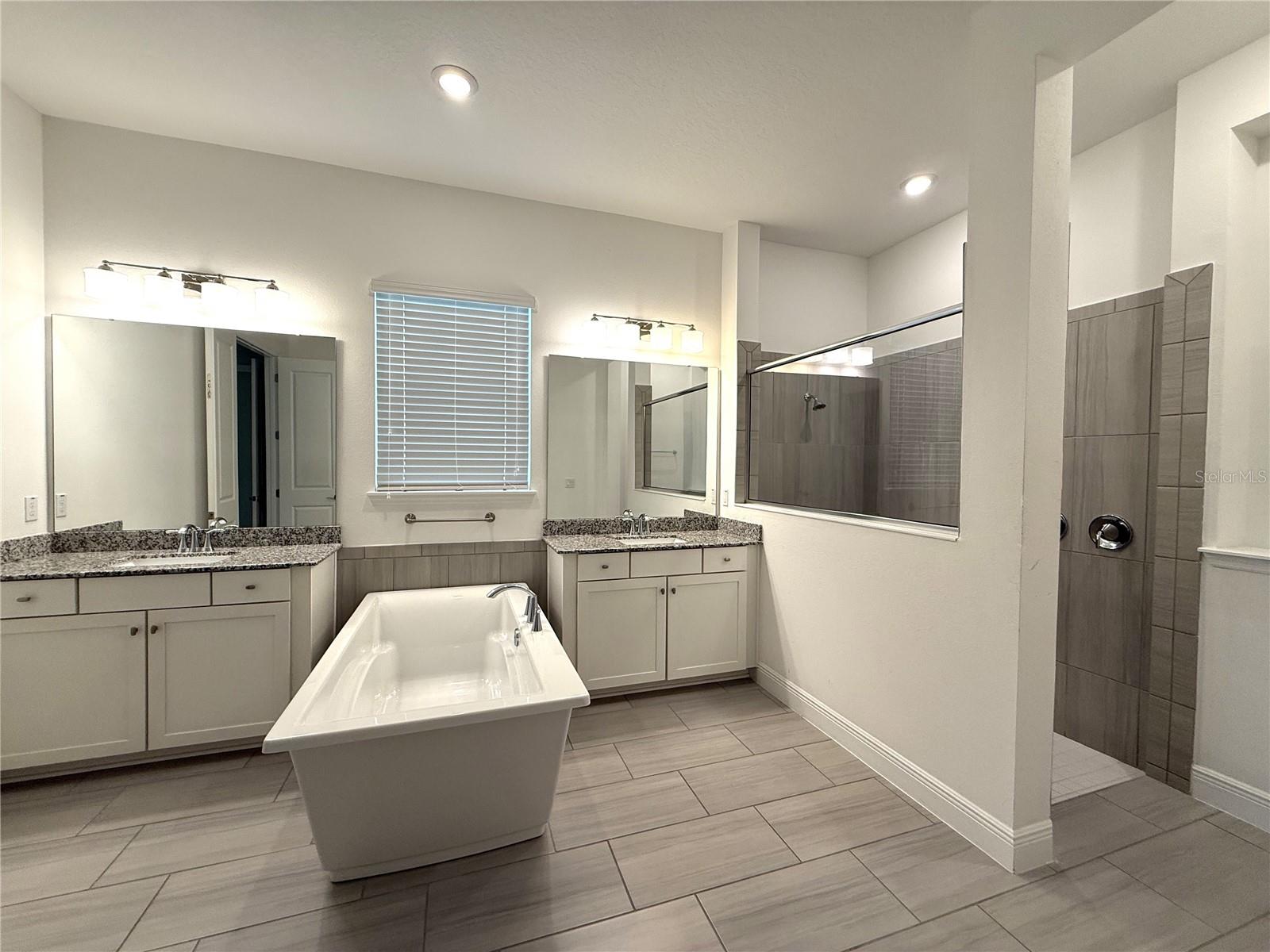 Image 33 of 68 For 16545 Broadwater Avenue