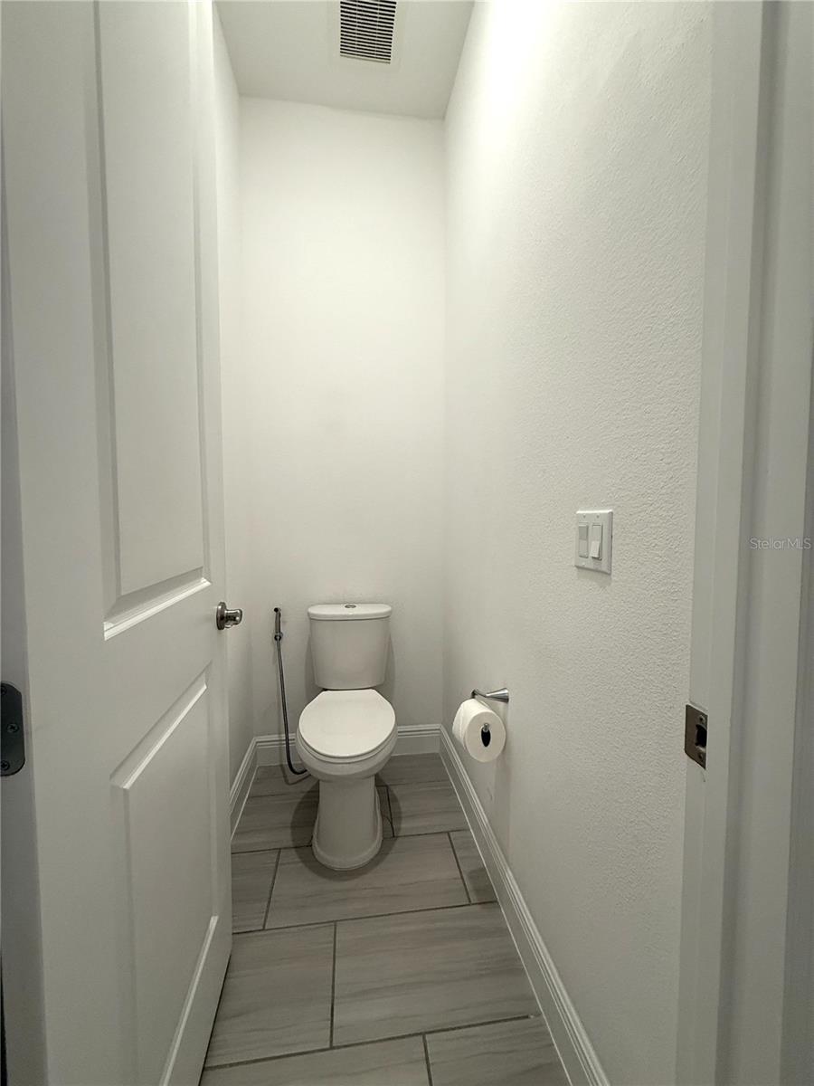 Image 36 of 68 For 16545 Broadwater Avenue