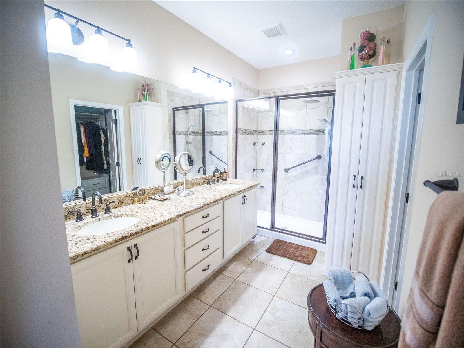 Image 21 of 32 For 164 Silver Maple Road