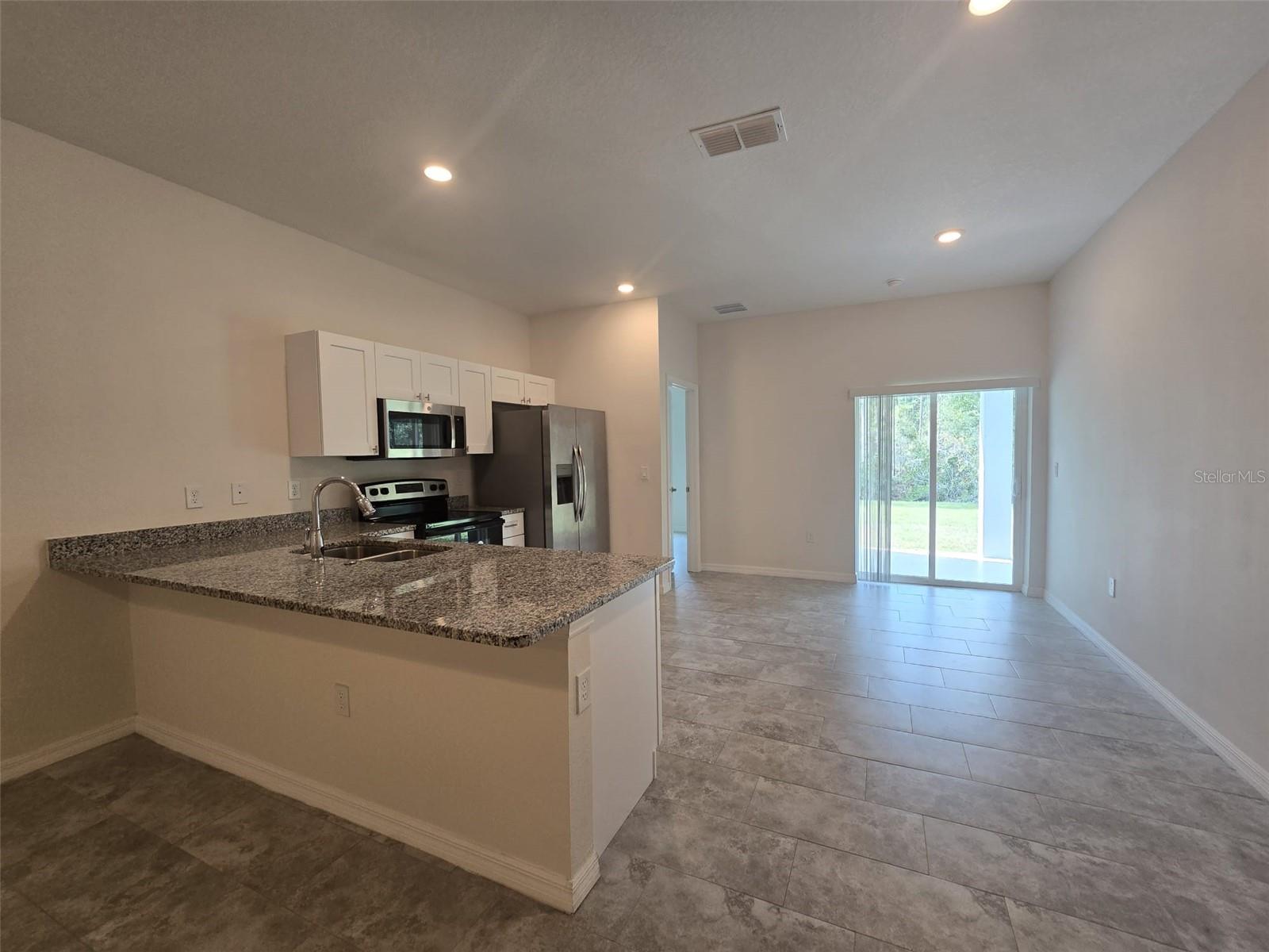 Image 14 of 23 For 546 Imperial Pl