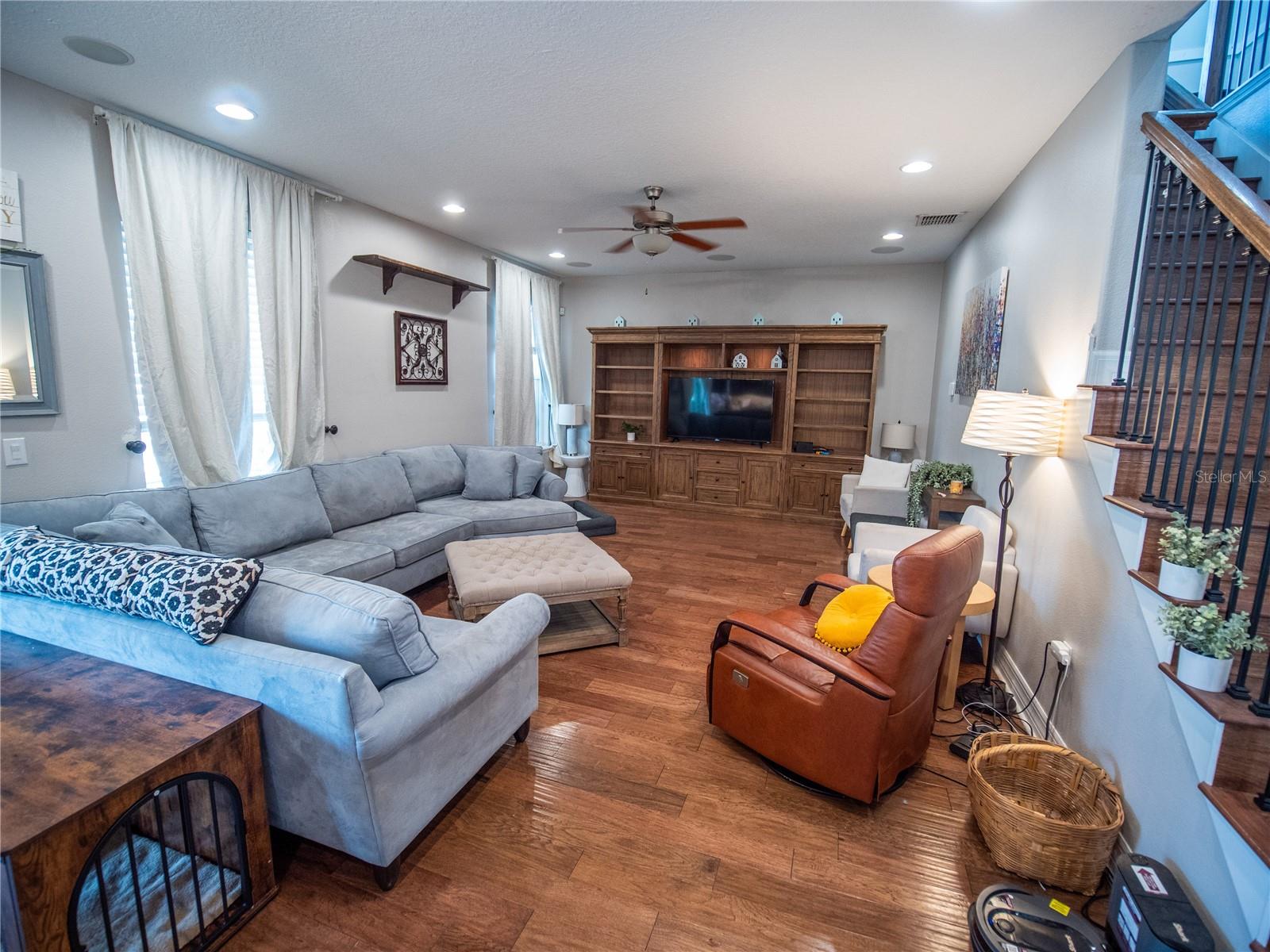 Image 10 of 38 For 8986 Fullerwood Avenue