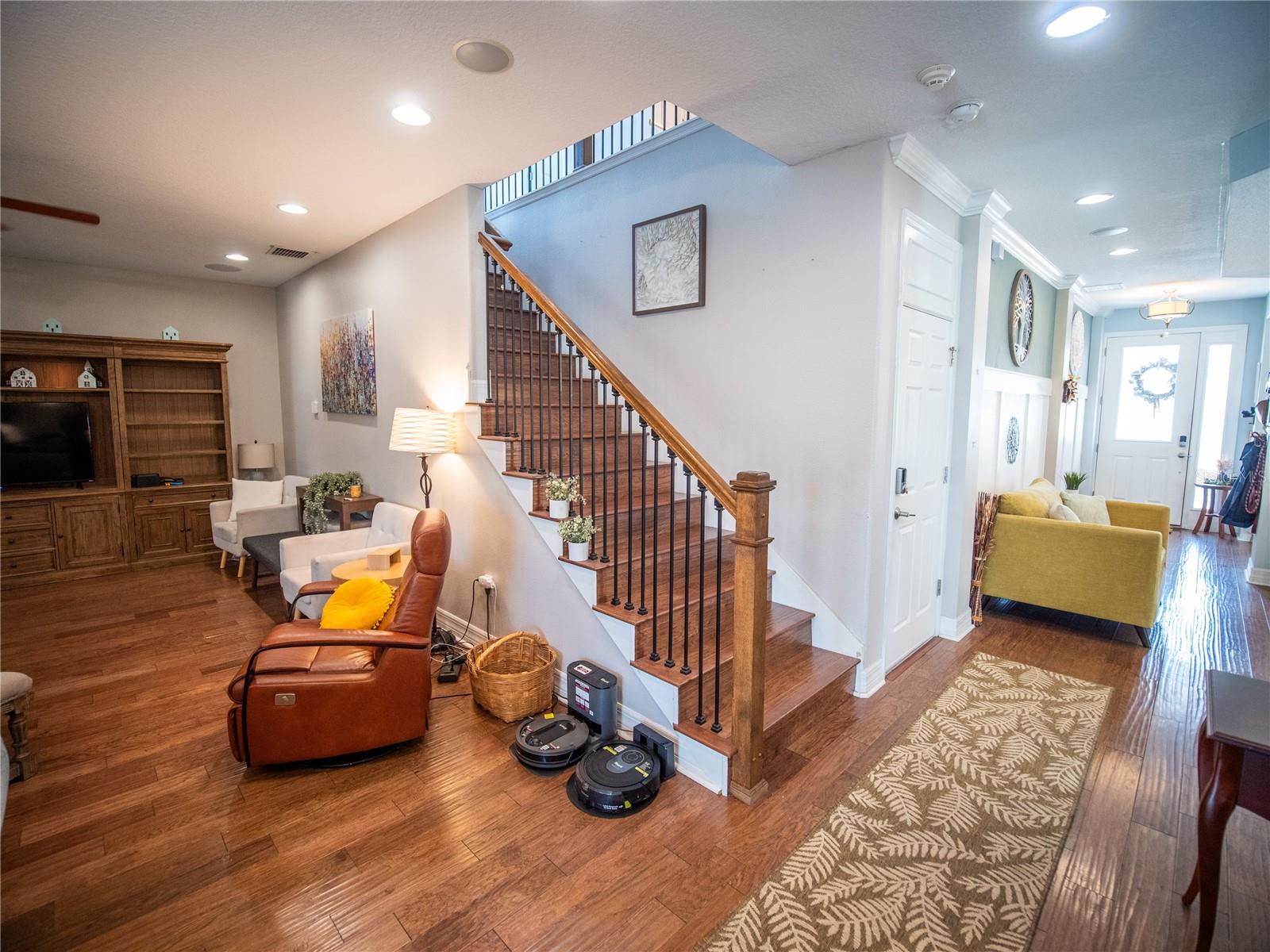 Image 17 of 38 For 8986 Fullerwood Avenue