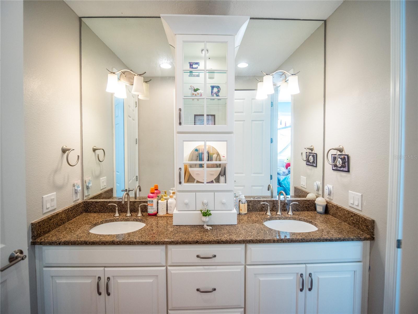 Image 27 of 38 For 8986 Fullerwood Avenue