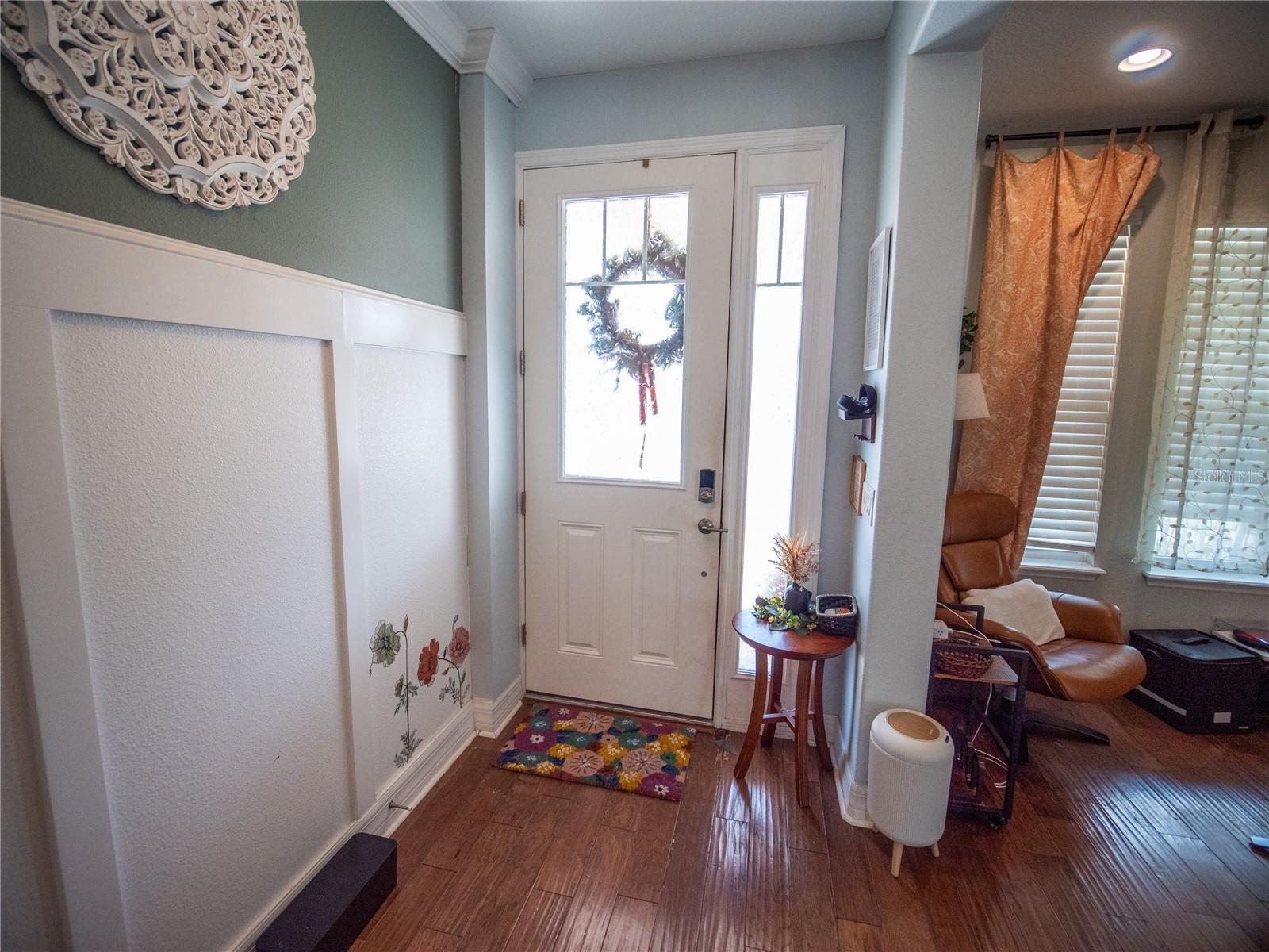 Image 7 of 38 For 8986 Fullerwood Avenue