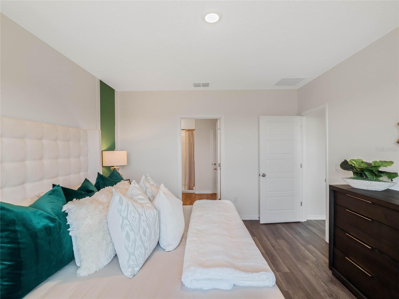 Image 20 of 30 For 5297 Greenheart Avenue