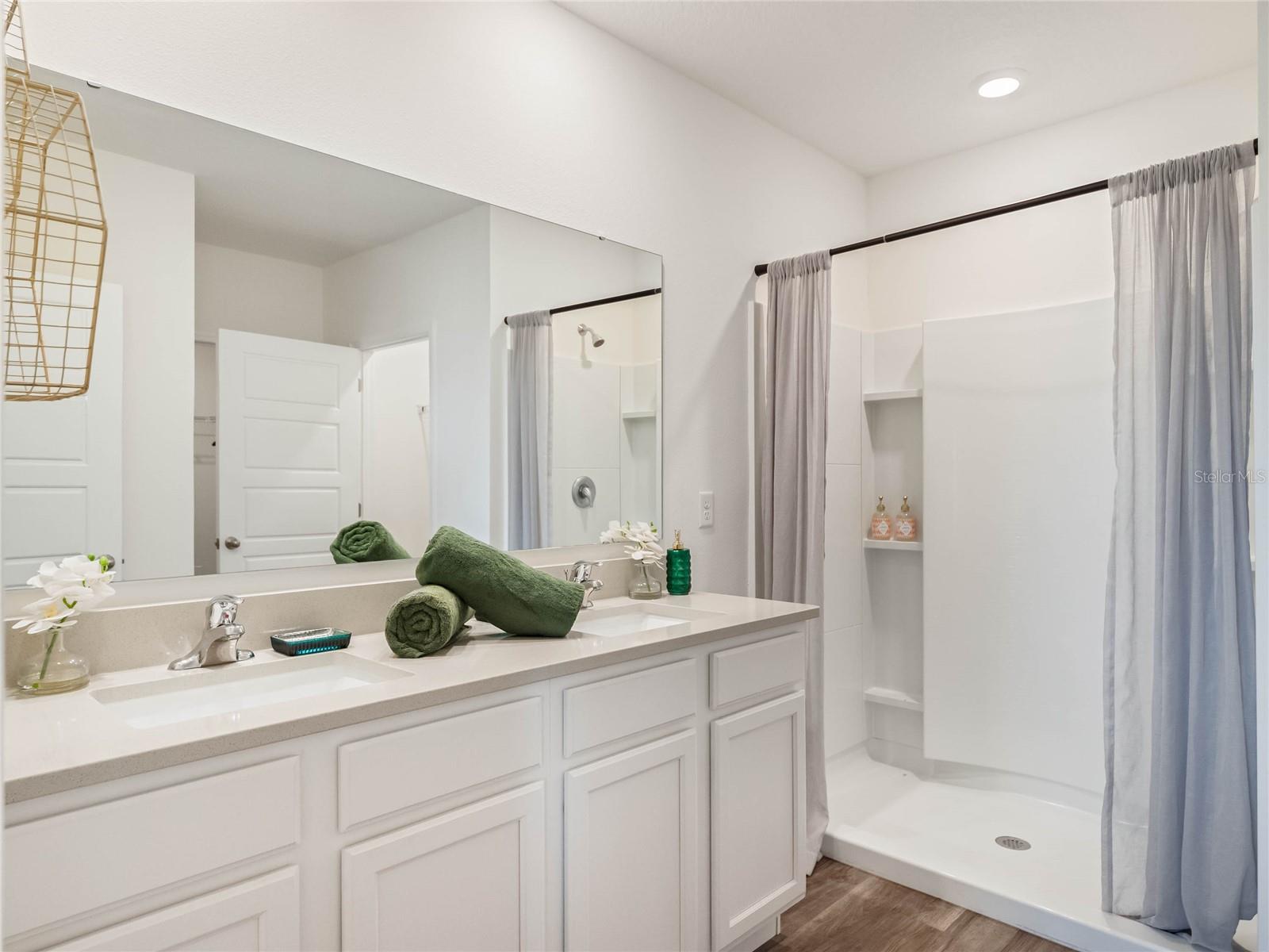 Image 21 of 30 For 5297 Greenheart Avenue