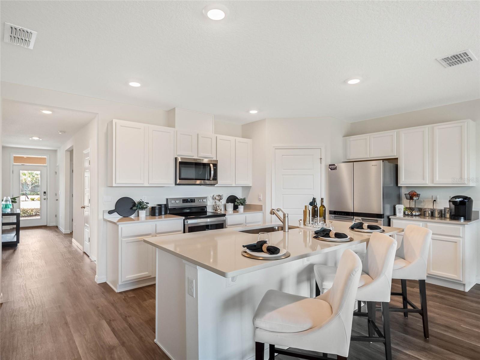 Image 5 of 30 For 5297 Greenheart Avenue