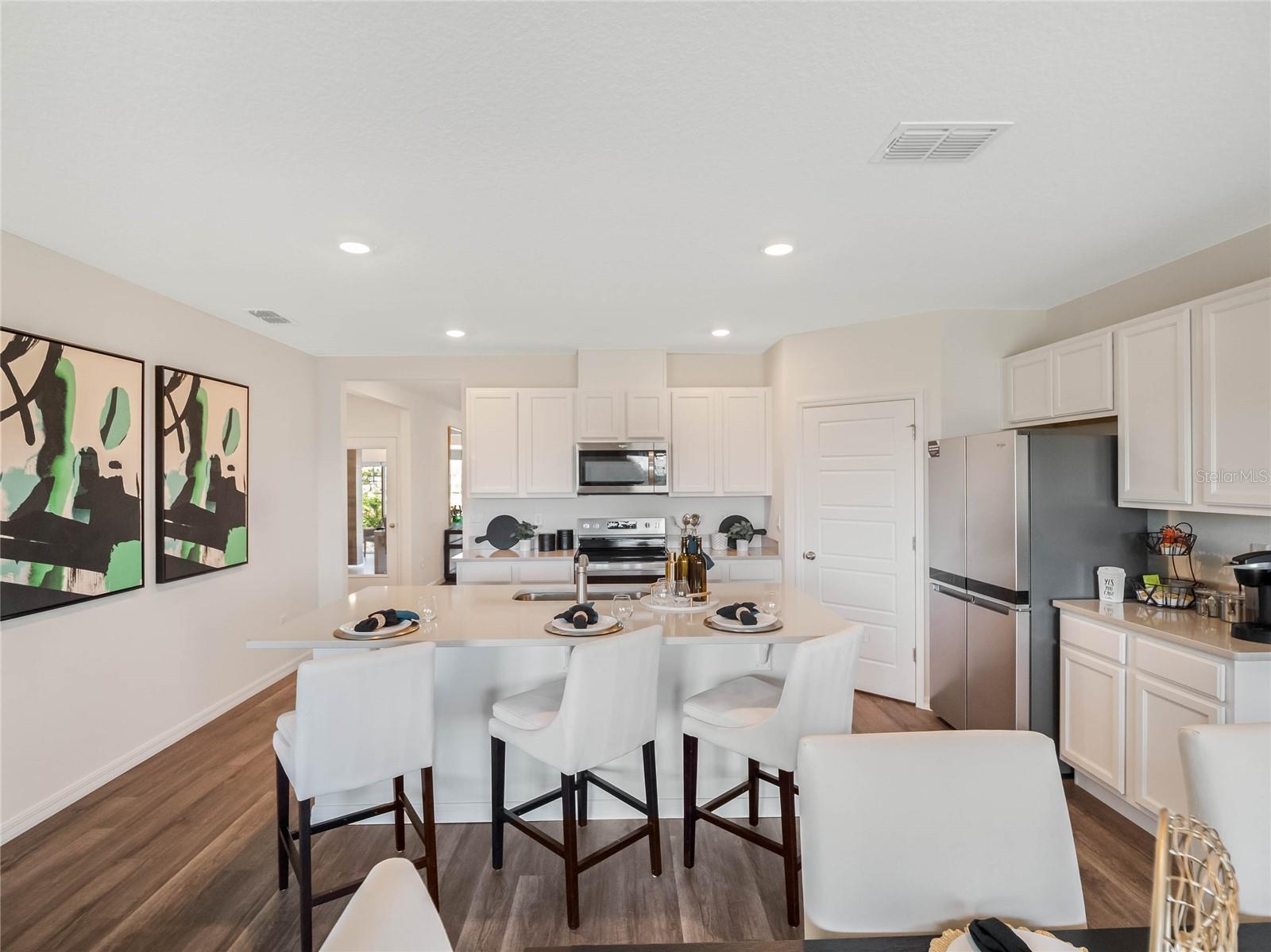 Image 8 of 30 For 5297 Greenheart Avenue